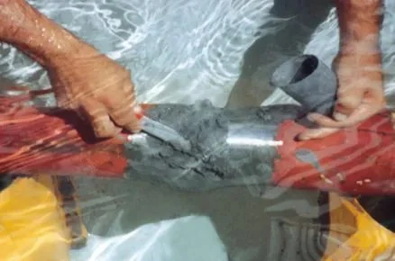 Contenção submersa do vazamento com aplicação de MM Metal UW