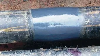 Tubulação com vazamento selado após cura do MM Metal OL